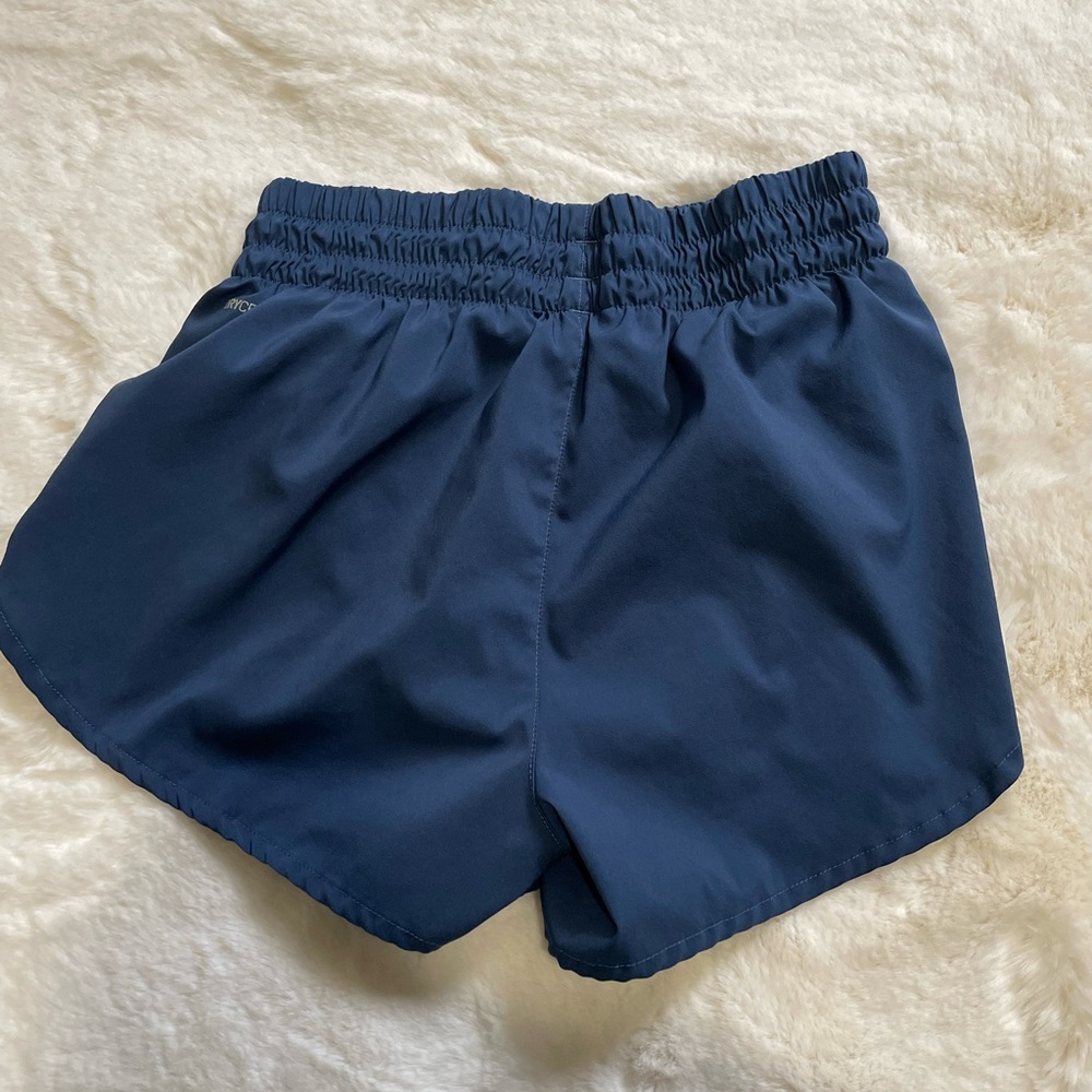 Puma shorts - Picture 2 of 4